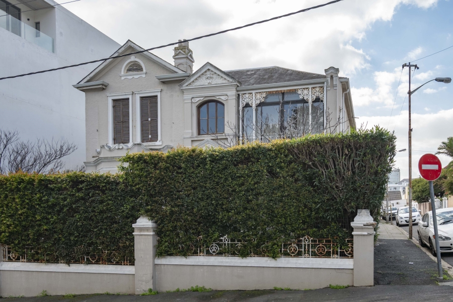 3 Bedroom Property for Sale in Sea Point Western Cape
